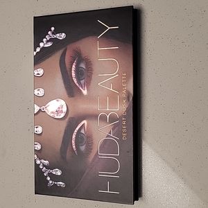 Huda Beauty Desert Dusk Palette